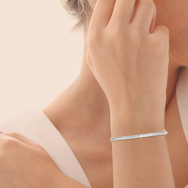 HOBN0070 - White Gold - Model