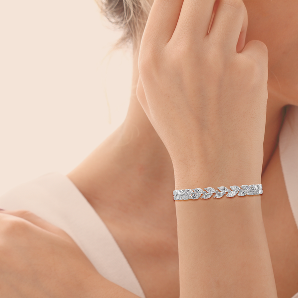 HOBR0094 - White Gold - Model